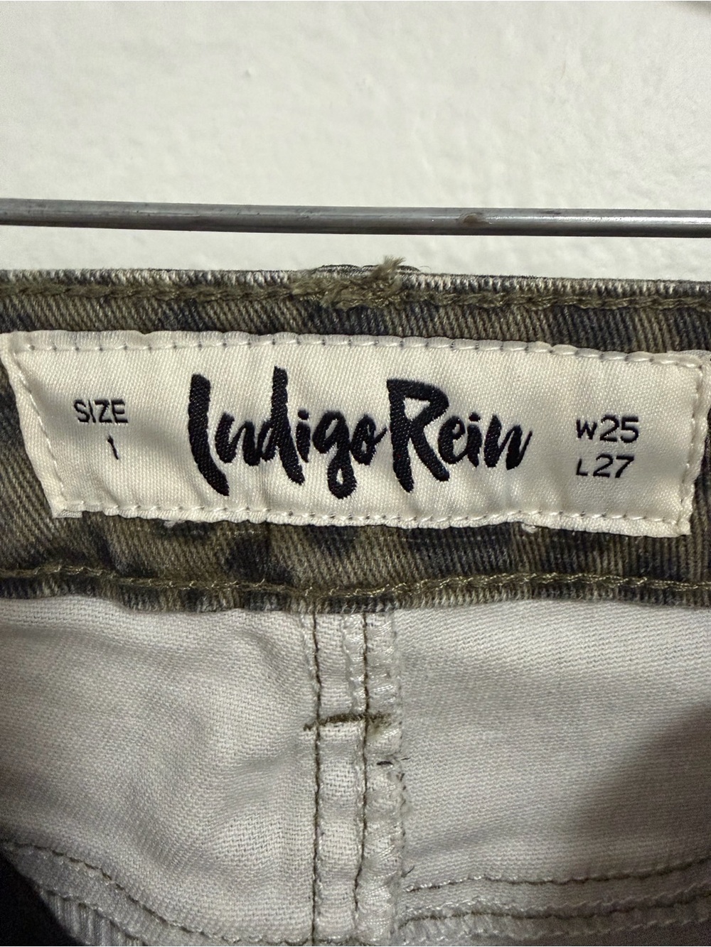 NWT Indigo Rein High Rise Leopard Print Ankle Jeans Olive Green Size 1 W25 L27 - Picture 9 of 10